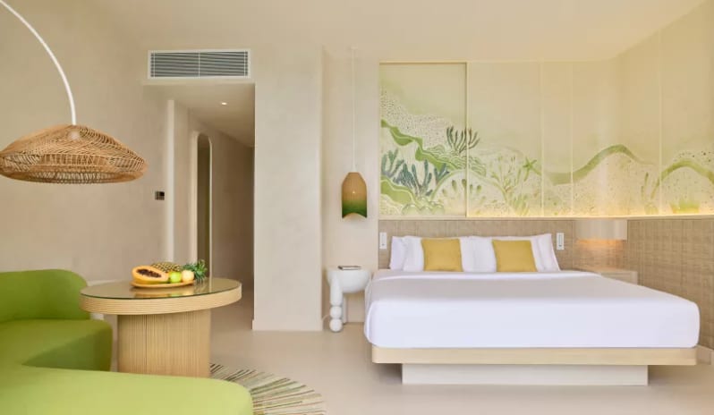 02-cmlm-panoramic- lagoon-room-with-open-air- bath-01.jpg